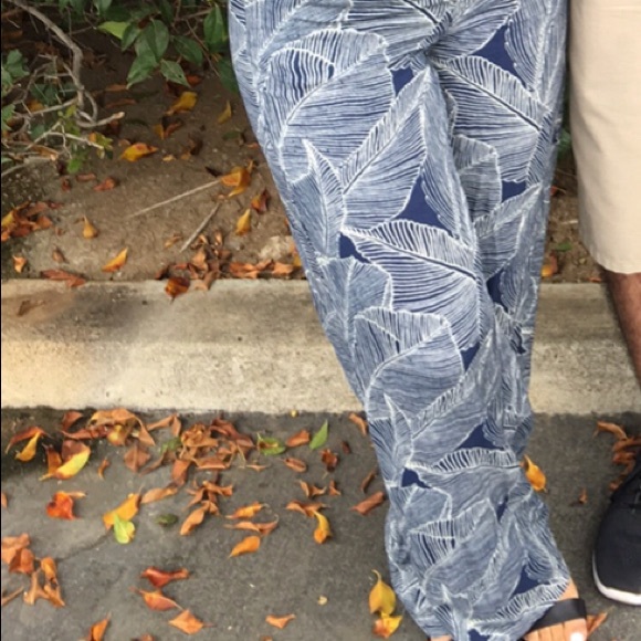 Stitch and feather jumpsuit - Picture 3 of 3